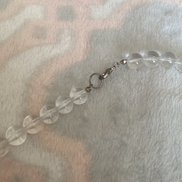 Clear beaded necklace. - Picture 3 of 6